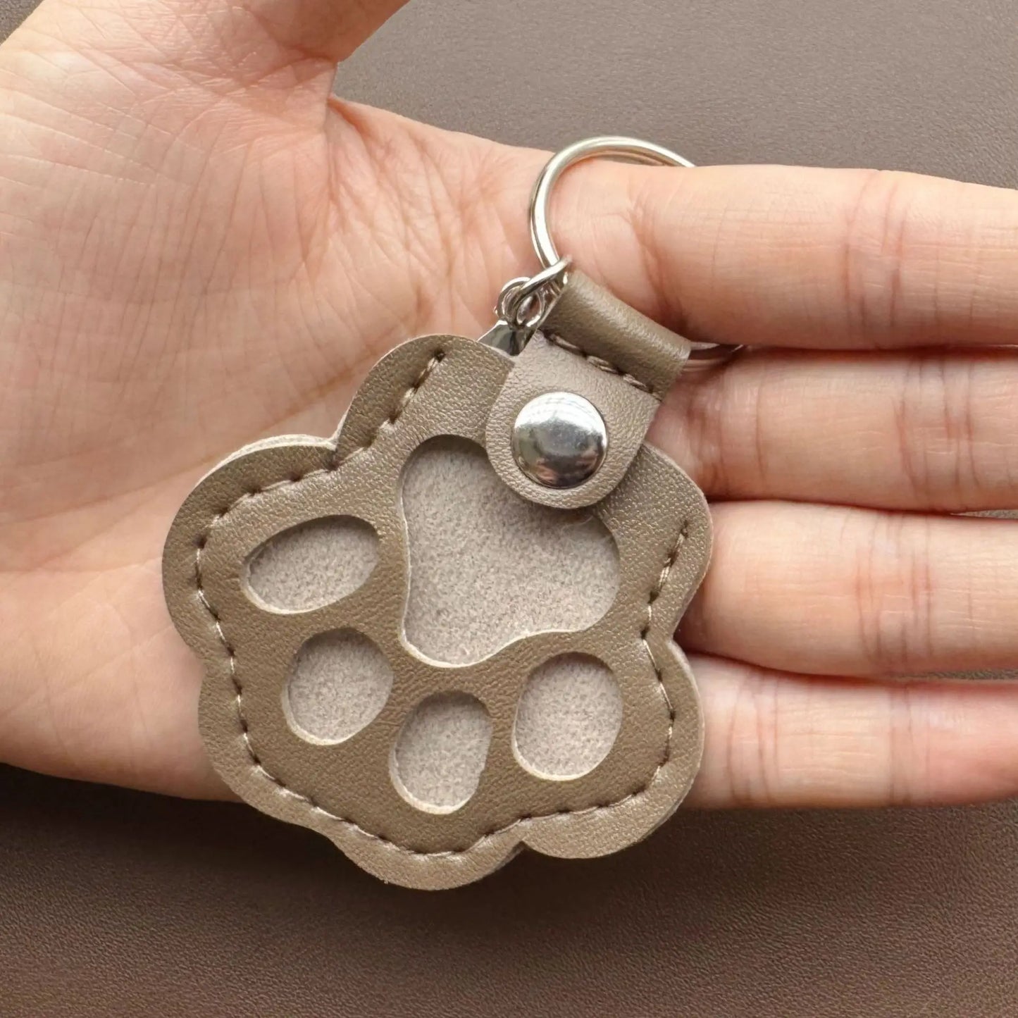 Porte-clé souvenir en cuir – Gardez votre compagnon toujours avec vous